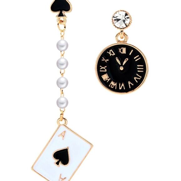 ♠️ Betsey Johnson new mismatched vintage style dangle earrings ♠️ - Picture 1 of 3